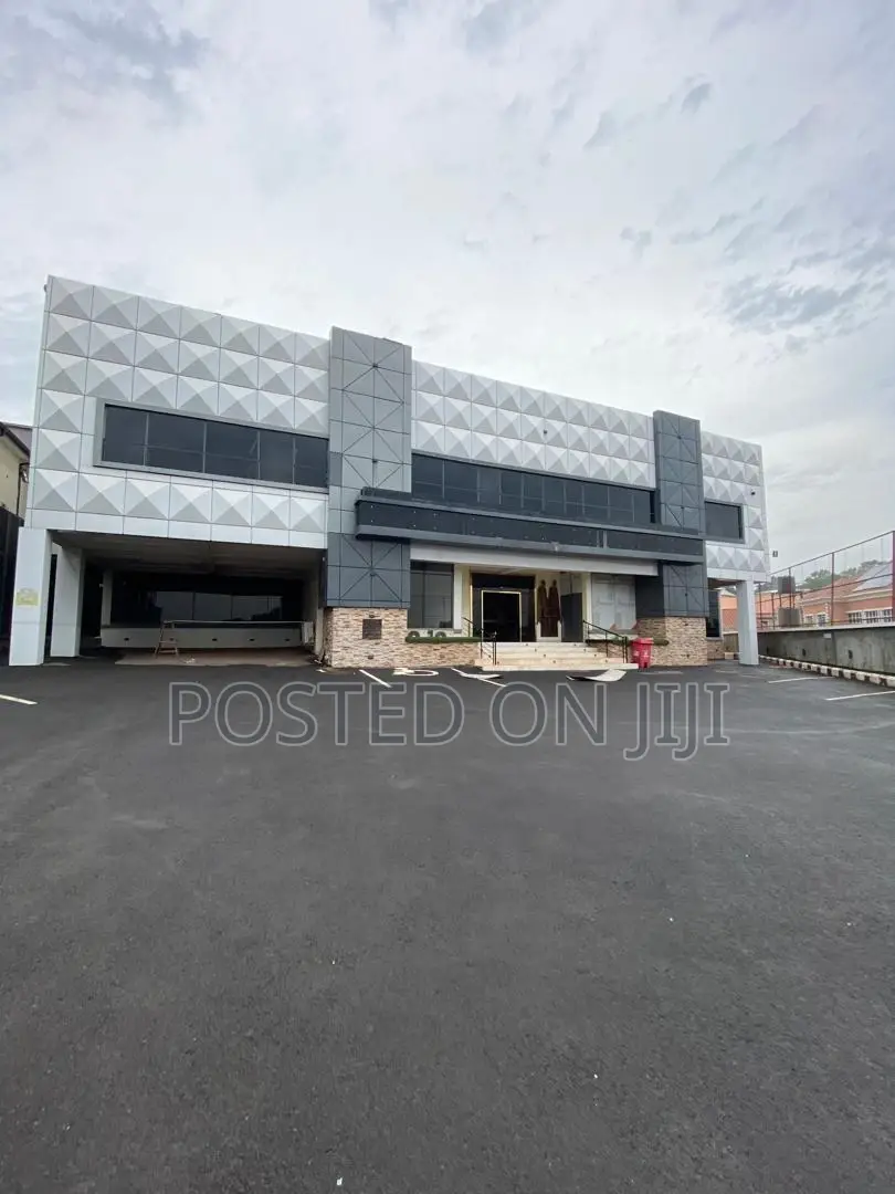 Hotel at Thinkers Corner in Enugu