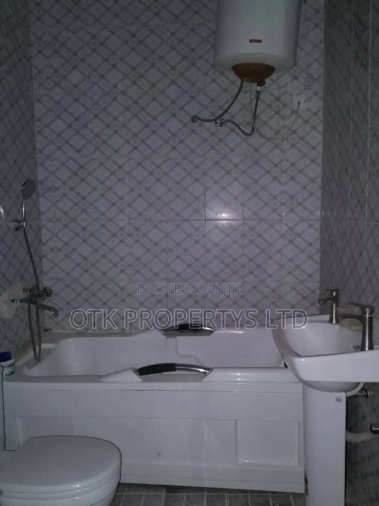 3bdrm Block of Flats in Gwarinpa 4Th Avenue for rent in Gwarinpa