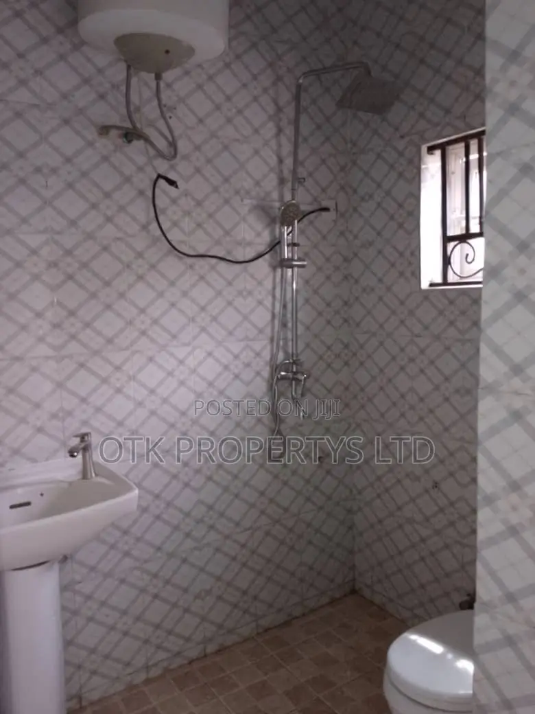 3bdrm Block of Flats in Gwarinpa 4Th Avenue for rent in Gwarinpa