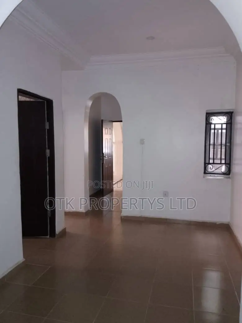 3bdrm Block of Flats in Gwarinpa 4Th Avenue for rent in Gwarinpa