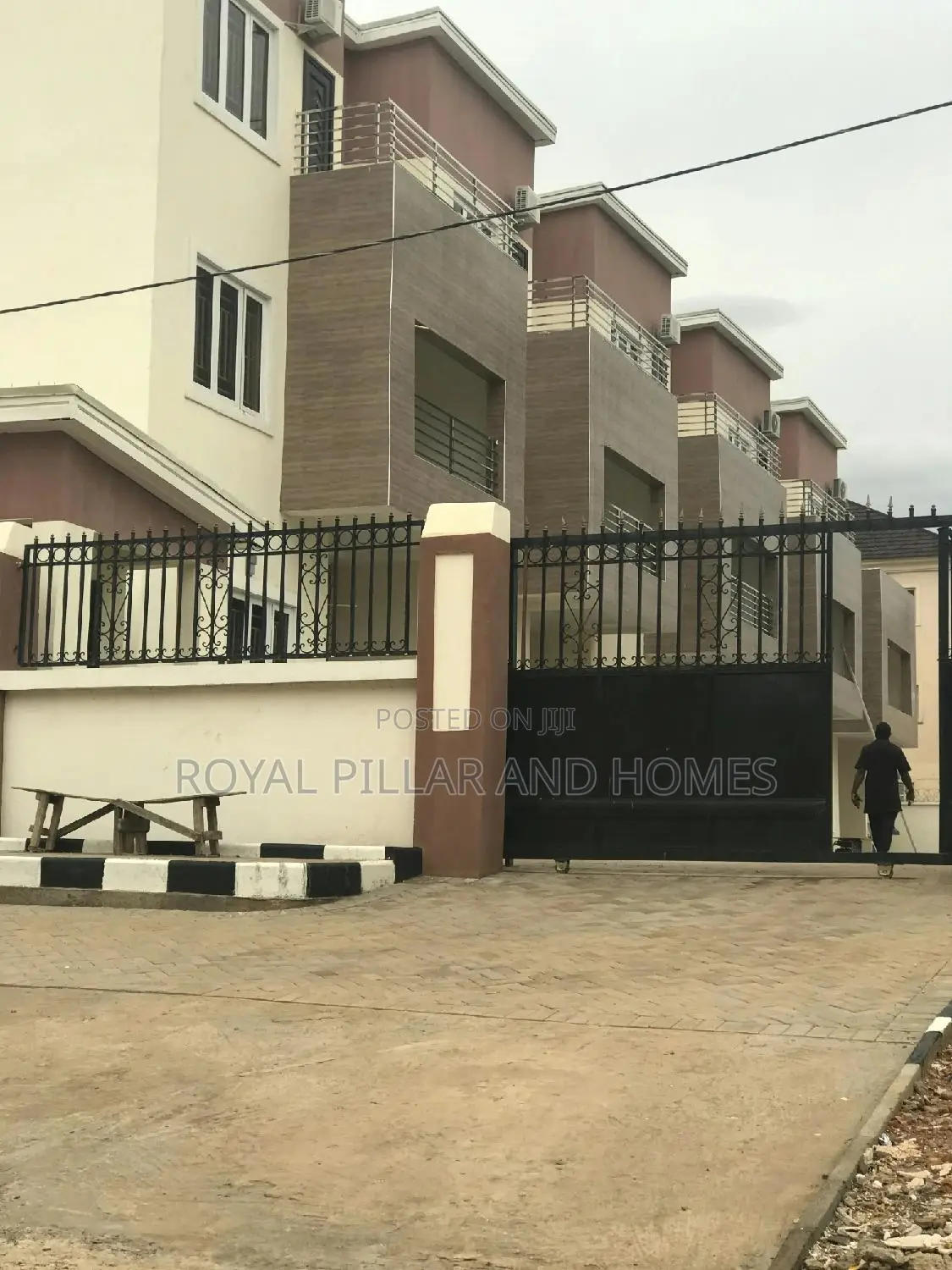4bdrm Townhouse/Terrace in Kaura By Games for sale in Kaura