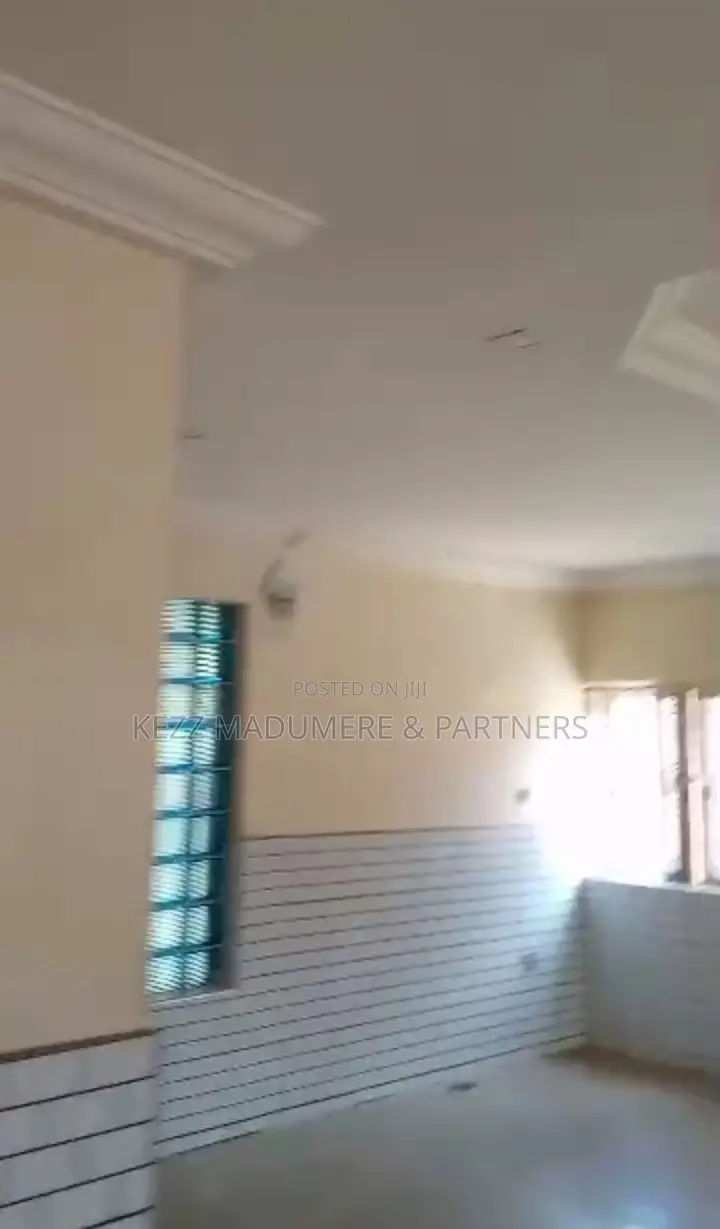 7bdrm Duplex in Suncity Estate , for sale in Enugu