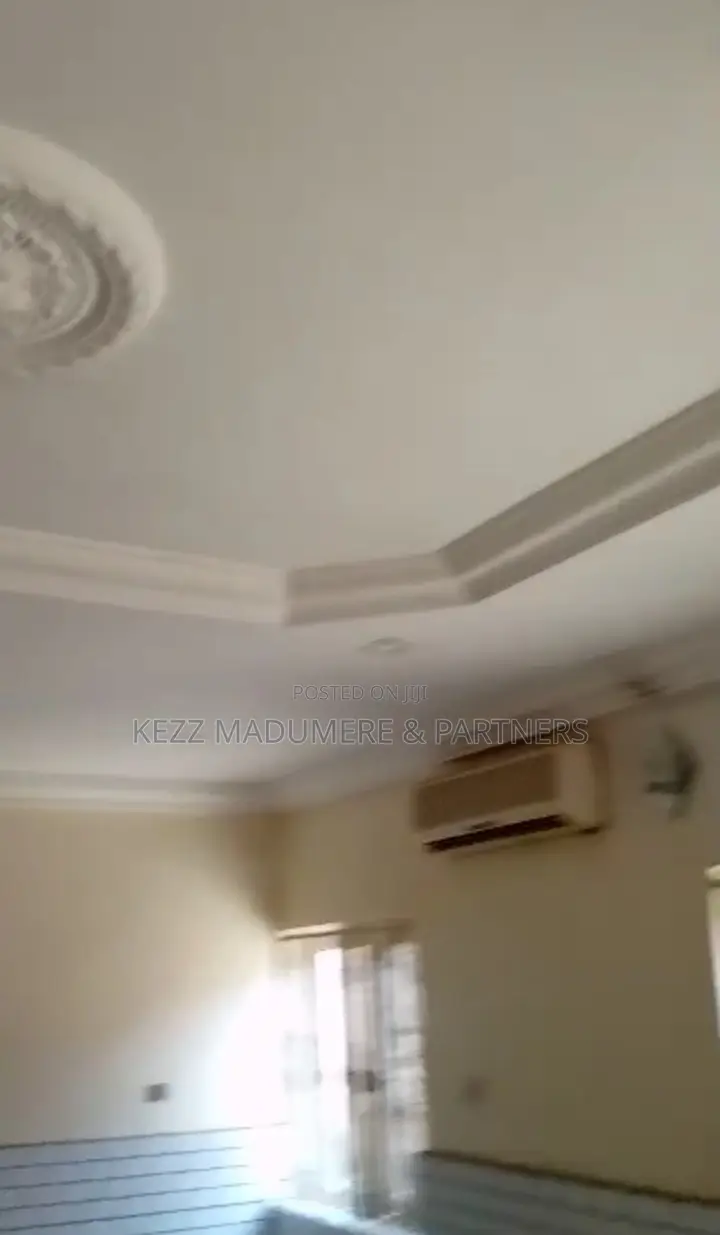 7bdrm Duplex in Suncity Estate , for sale in Enugu