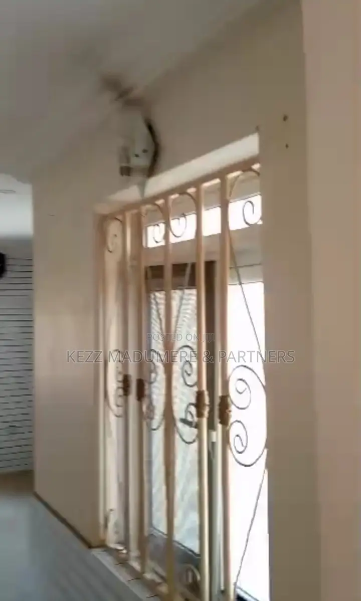 7bdrm Duplex in Suncity Estate , for sale in Enugu