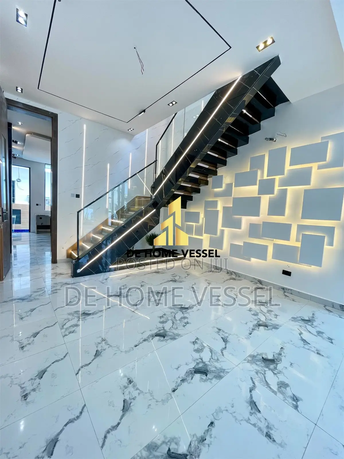 5bdrm Duplex in Chevron for sale in Chevron