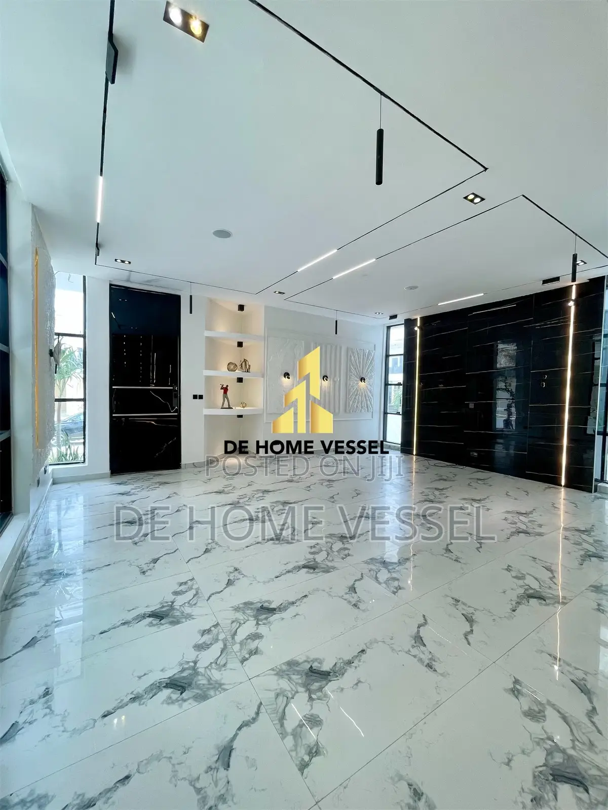5bdrm Duplex in Chevron for sale in Chevron