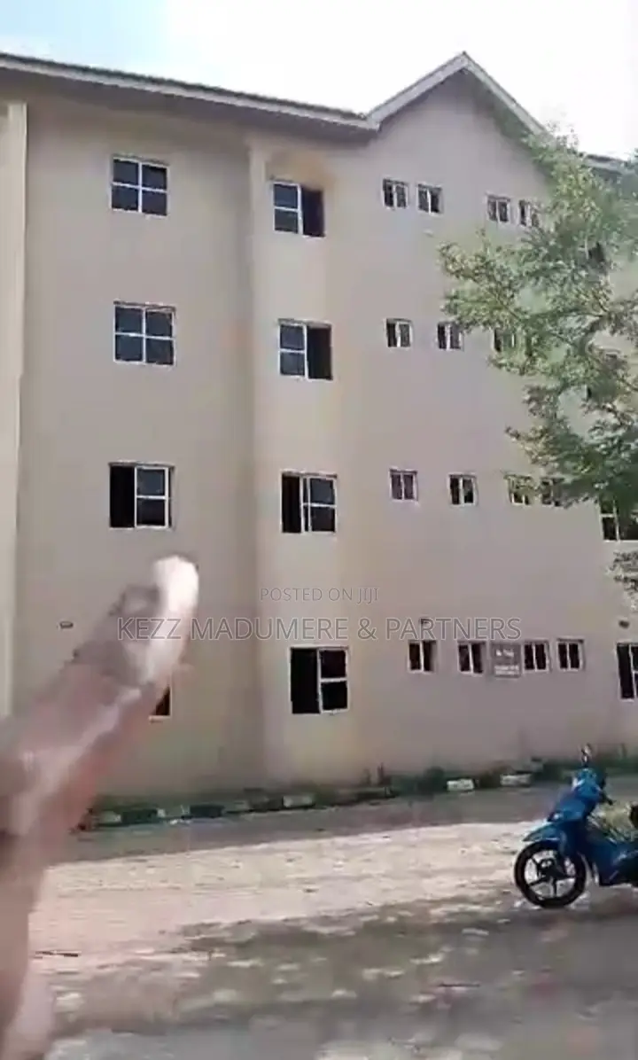 20bdrm Block of Flats in Esut , Agbani , for sale in Enugu