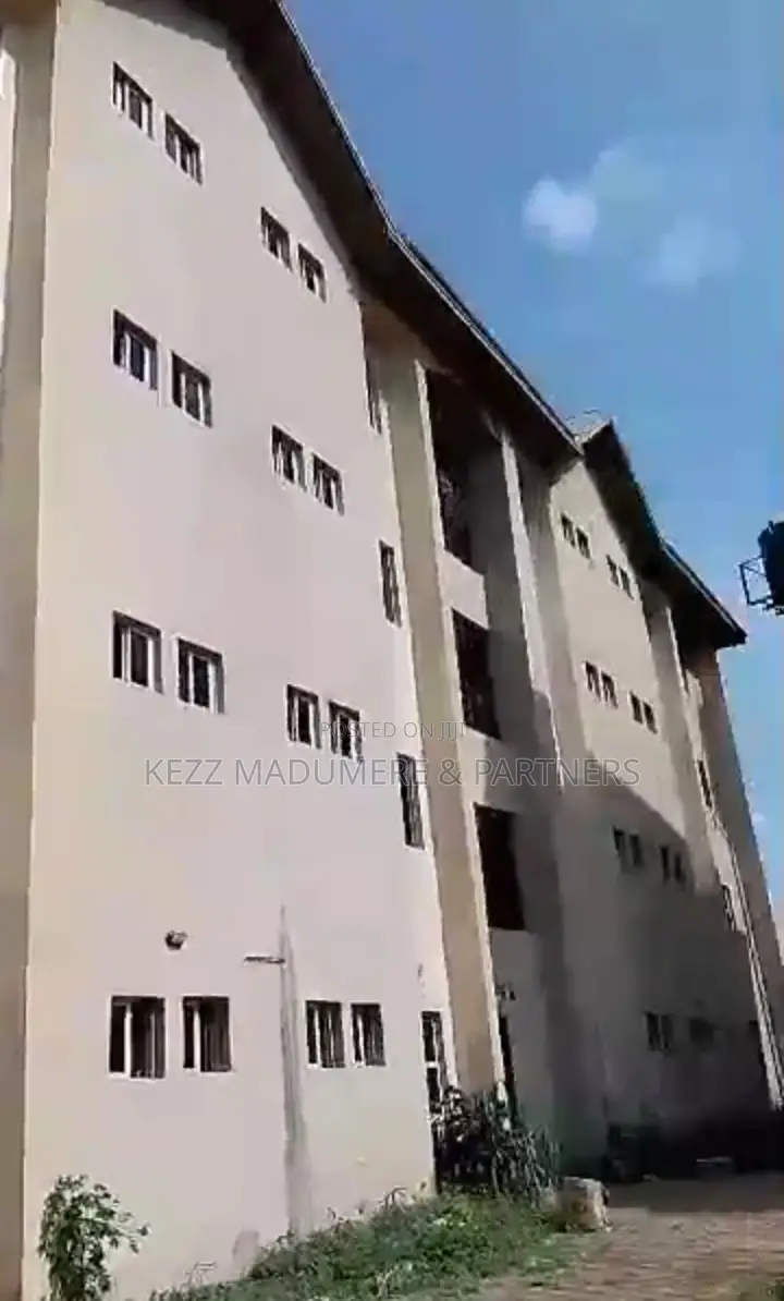 20bdrm Block of Flats in Esut , Agbani , for sale in Enugu
