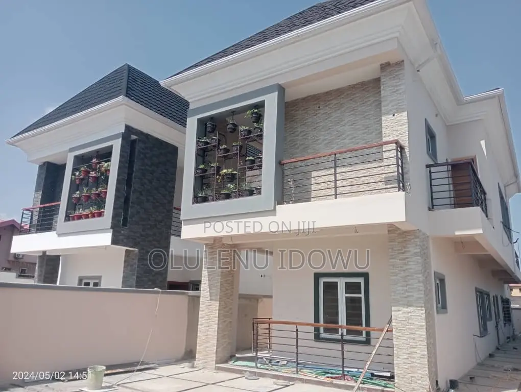 Furnished 4bdrm Duplex in Gemade Estate, Alimosho for sale in Alimosho