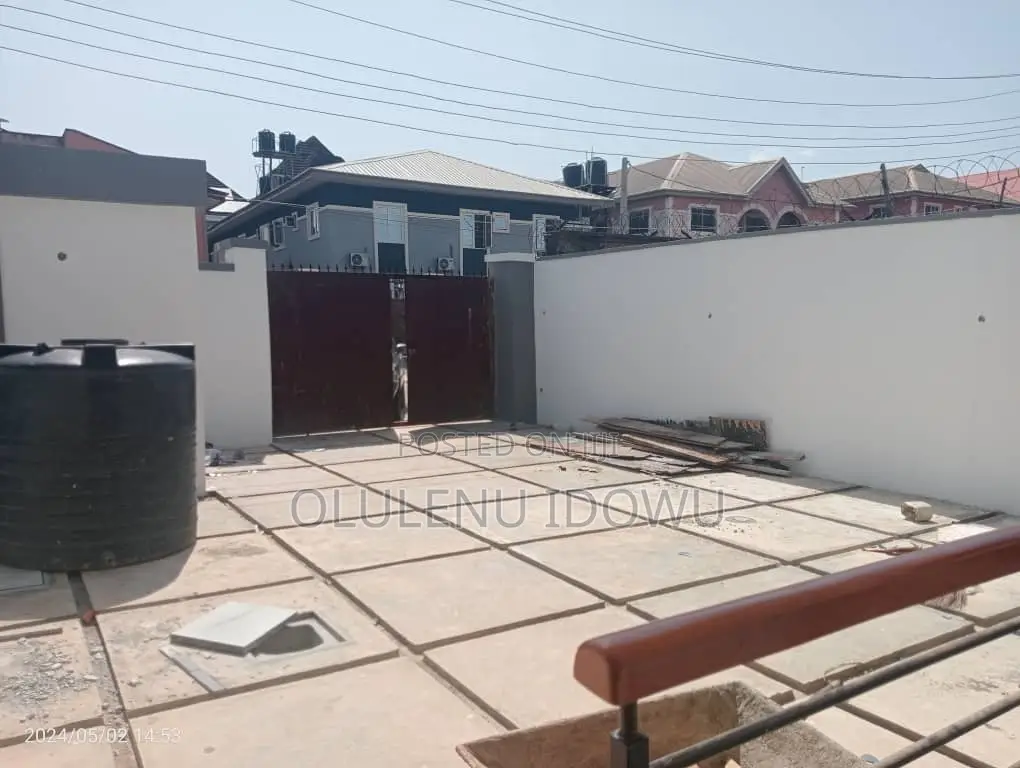 Furnished 4bdrm Duplex in Gemade Estate, Alimosho for sale in Alimosho