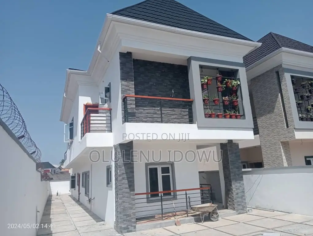 Furnished 4bdrm Duplex in Gemade Estate, Alimosho for sale in Alimosho