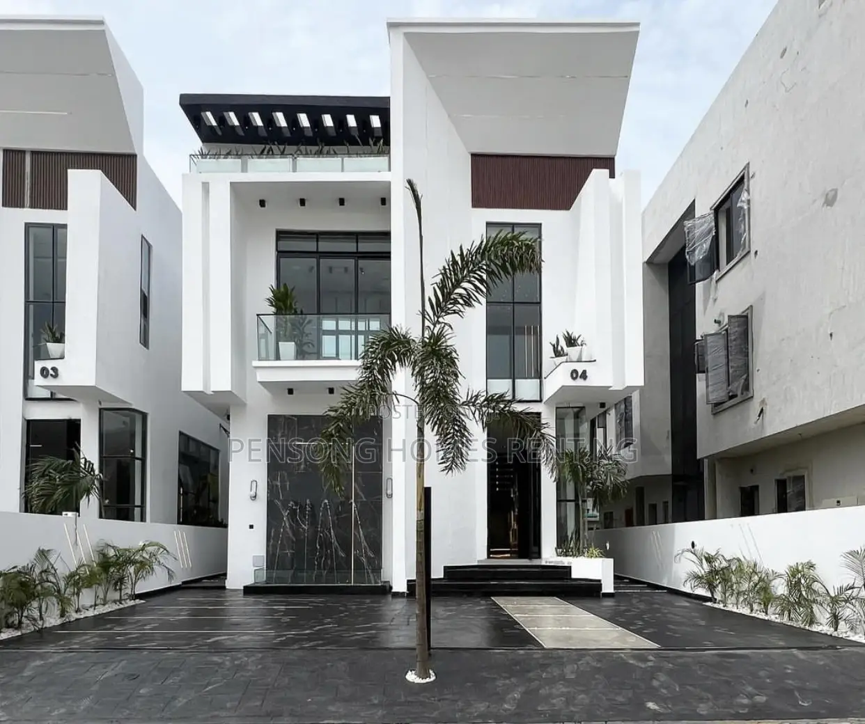 5bdrm Duplex in Chevron Estate for sale in Chevron