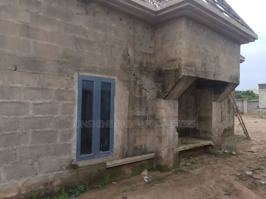 4bdrm Bungalow in Obaile Airport Road, Akure for sale in Akure