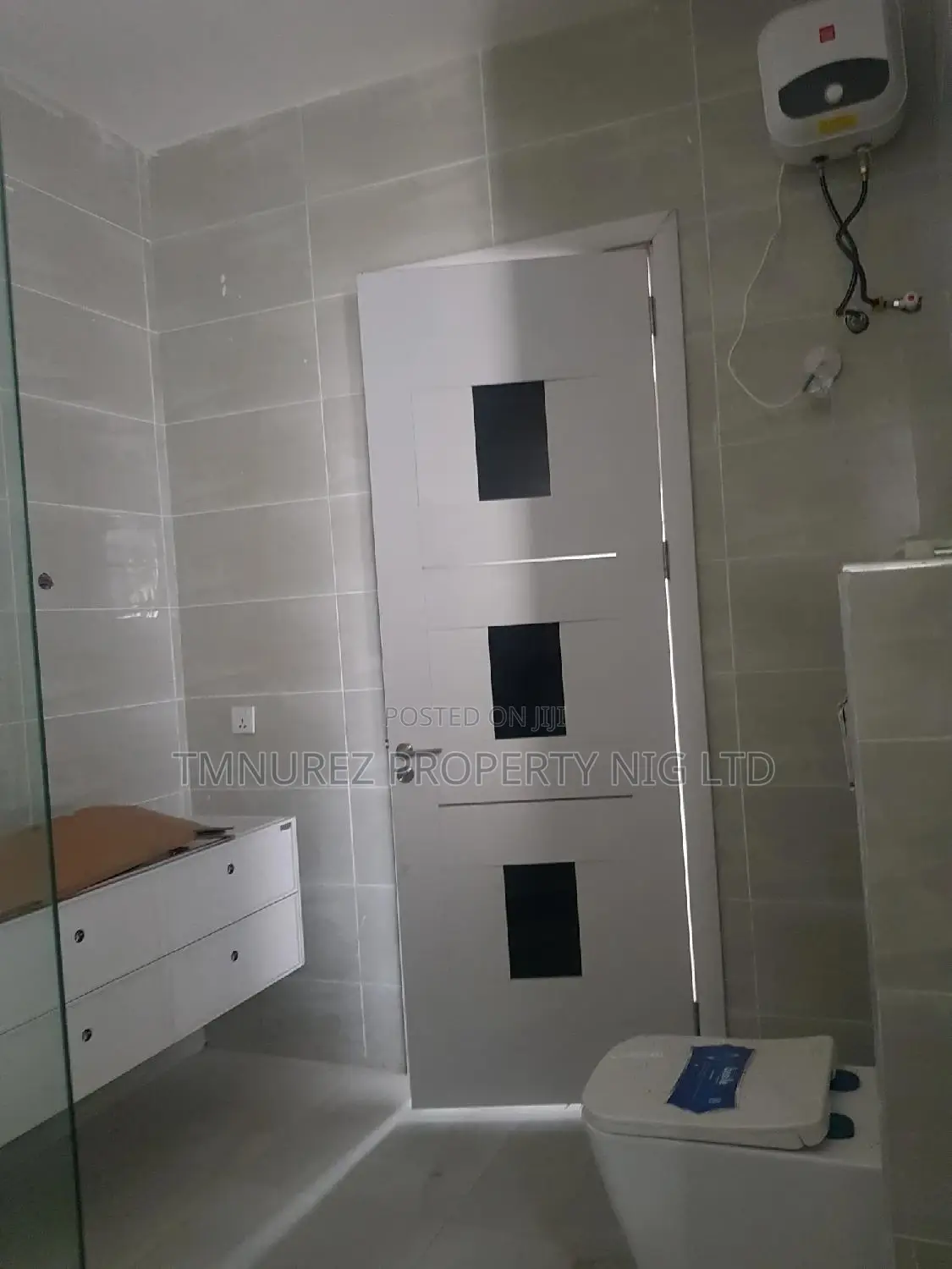 4bdrm Duplex in Admiralty, Lekki Phase 1 for sale in Lekki Phase 1