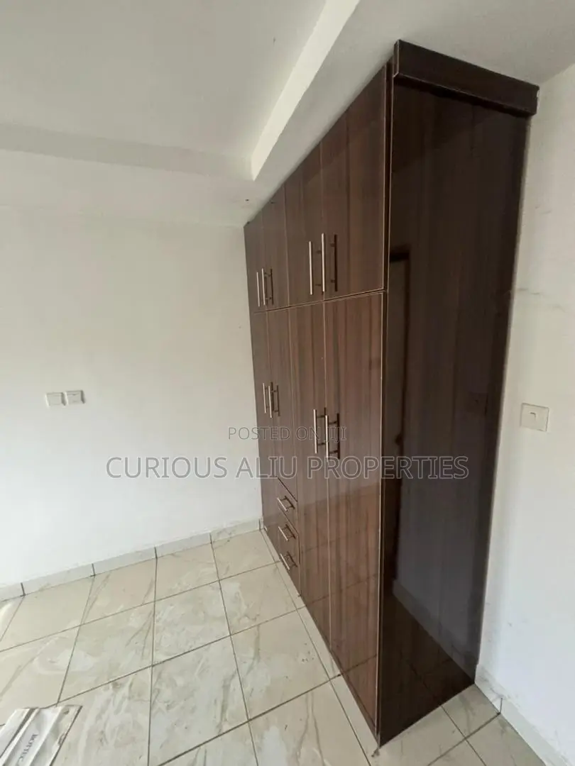 2bdrm Block of Flats in Brain And Hermes, Life Camp for rent in Life Camp