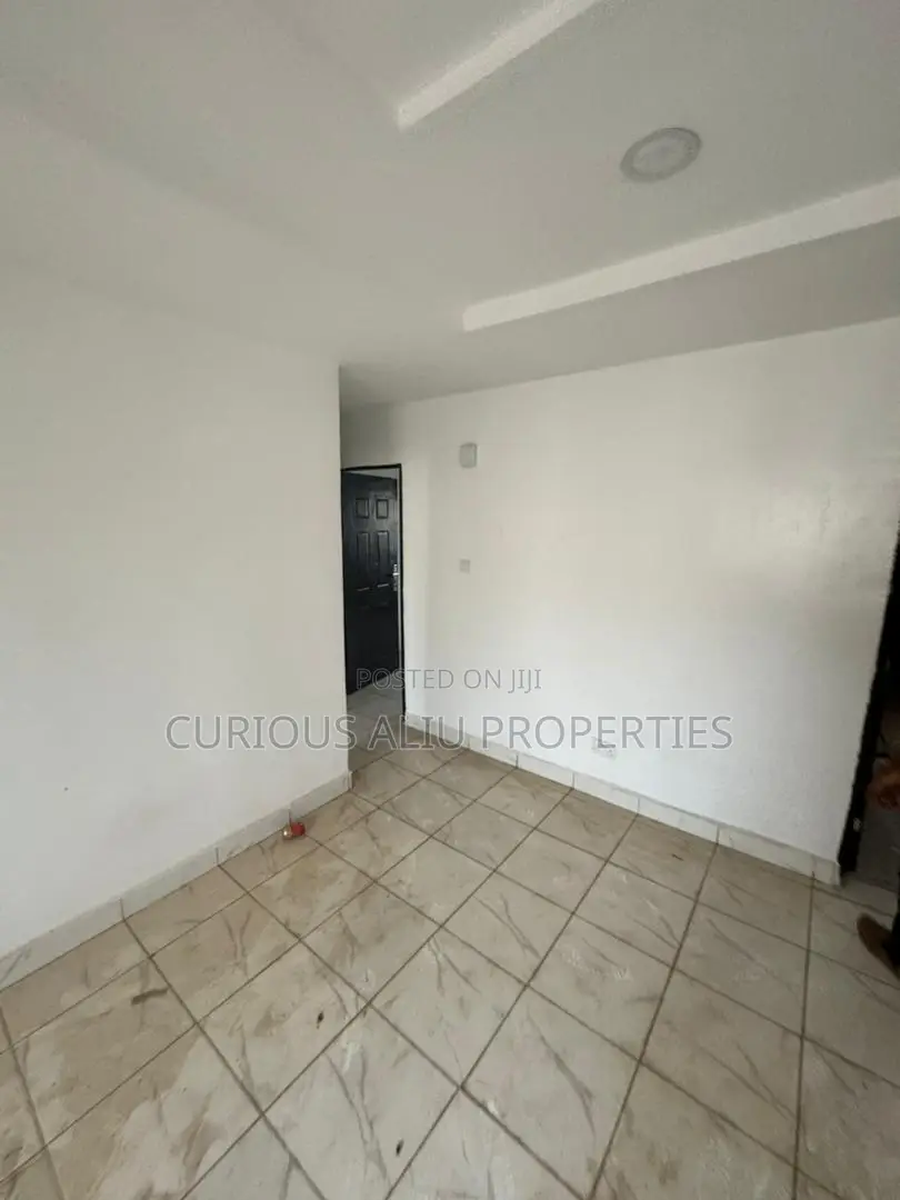 2bdrm Block of Flats in Brain And Hermes, Life Camp for rent in Life Camp