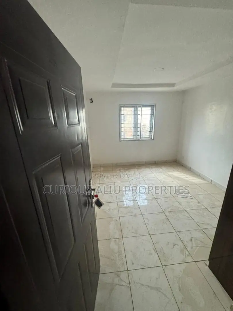 2bdrm Block of Flats in Brain And Hermes, Life Camp for rent in Life Camp