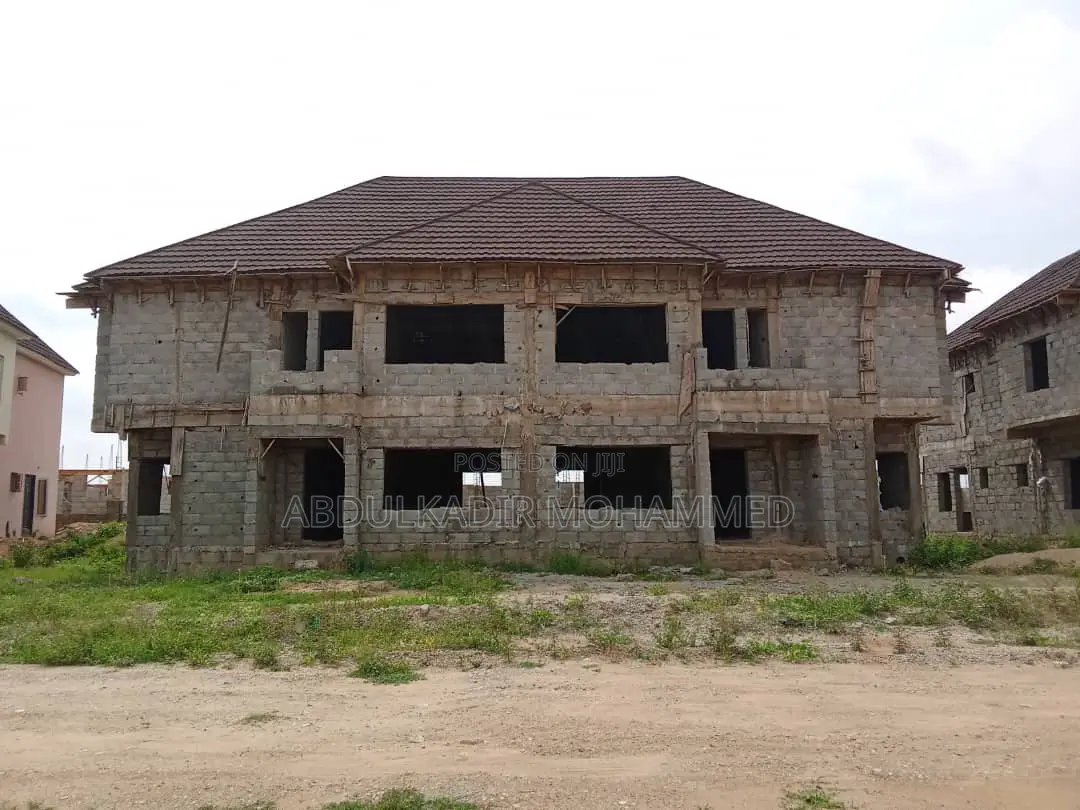 4bdrm Duplex in Khaniz Estate, Gwarinpa for sale in Gwarinpa