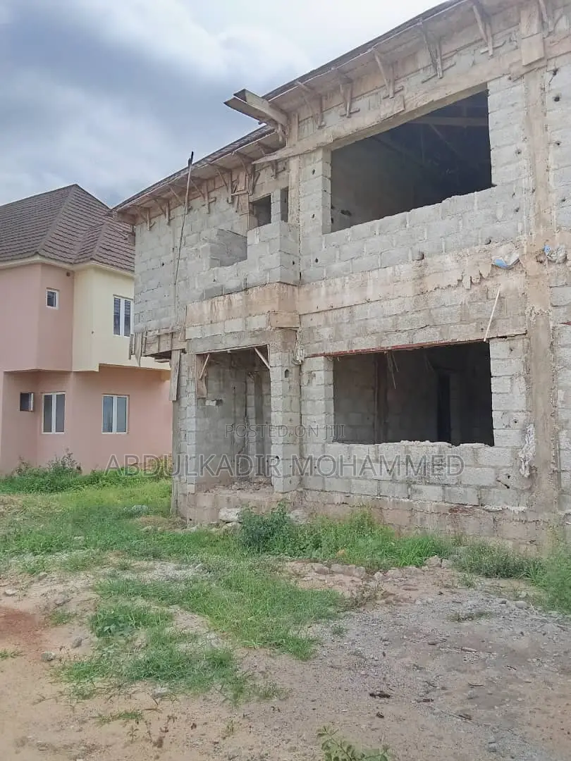 4bdrm Duplex in Khaniz Estate, Gwarinpa for sale in Gwarinpa