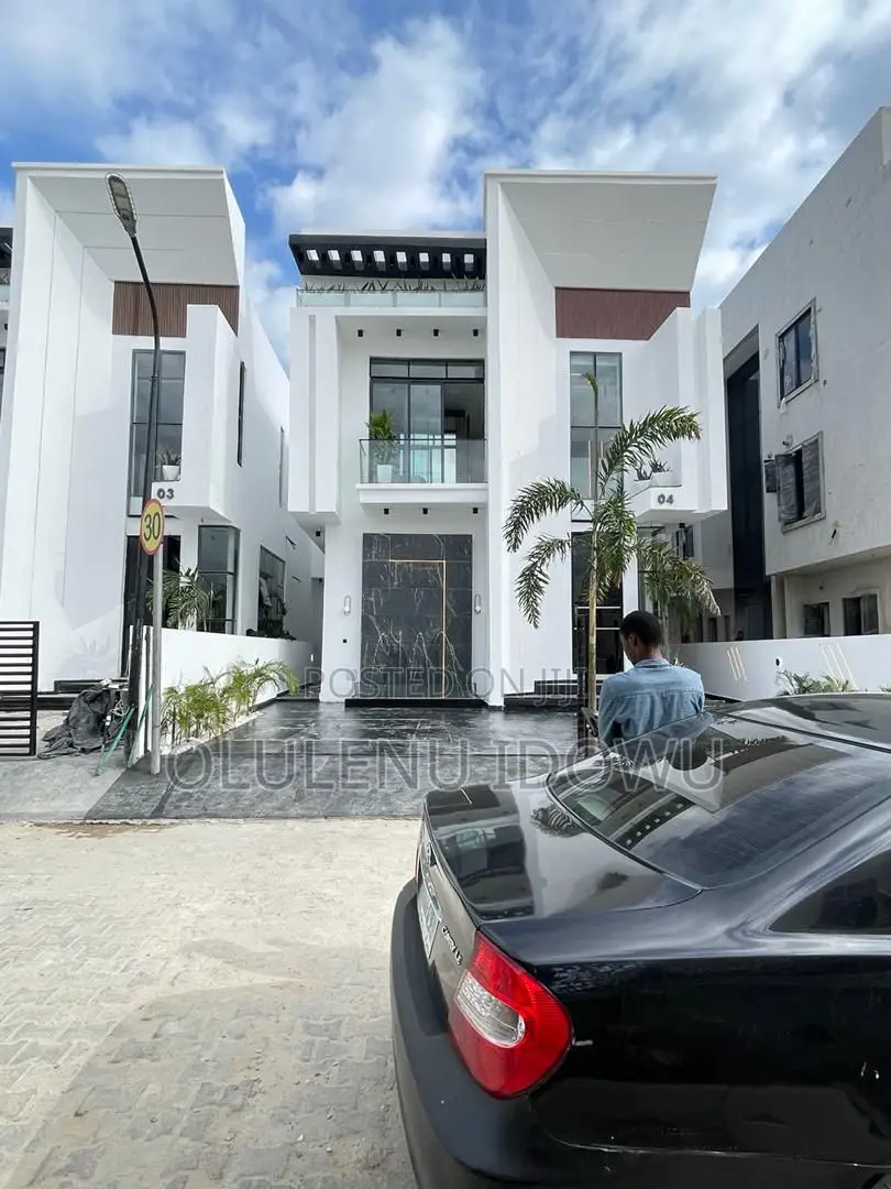 Furnished 5bdrm Duplex in Alimosho for sale in Alimosho