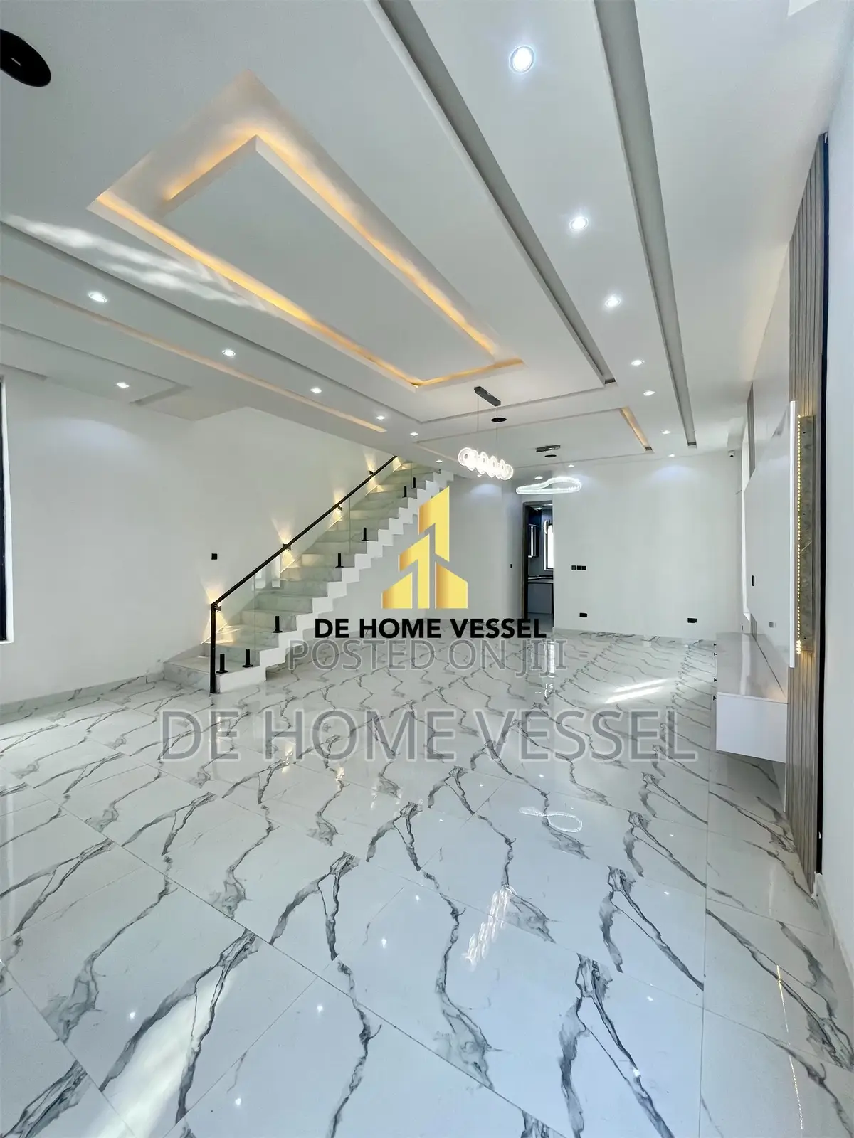 5bdrm Duplex in Ikota for sale in Ikota