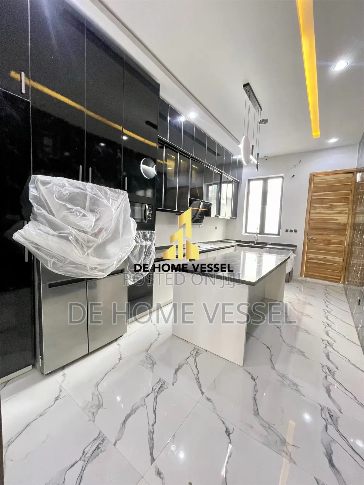 5bdrm Duplex in Ikota for sale in Ikota