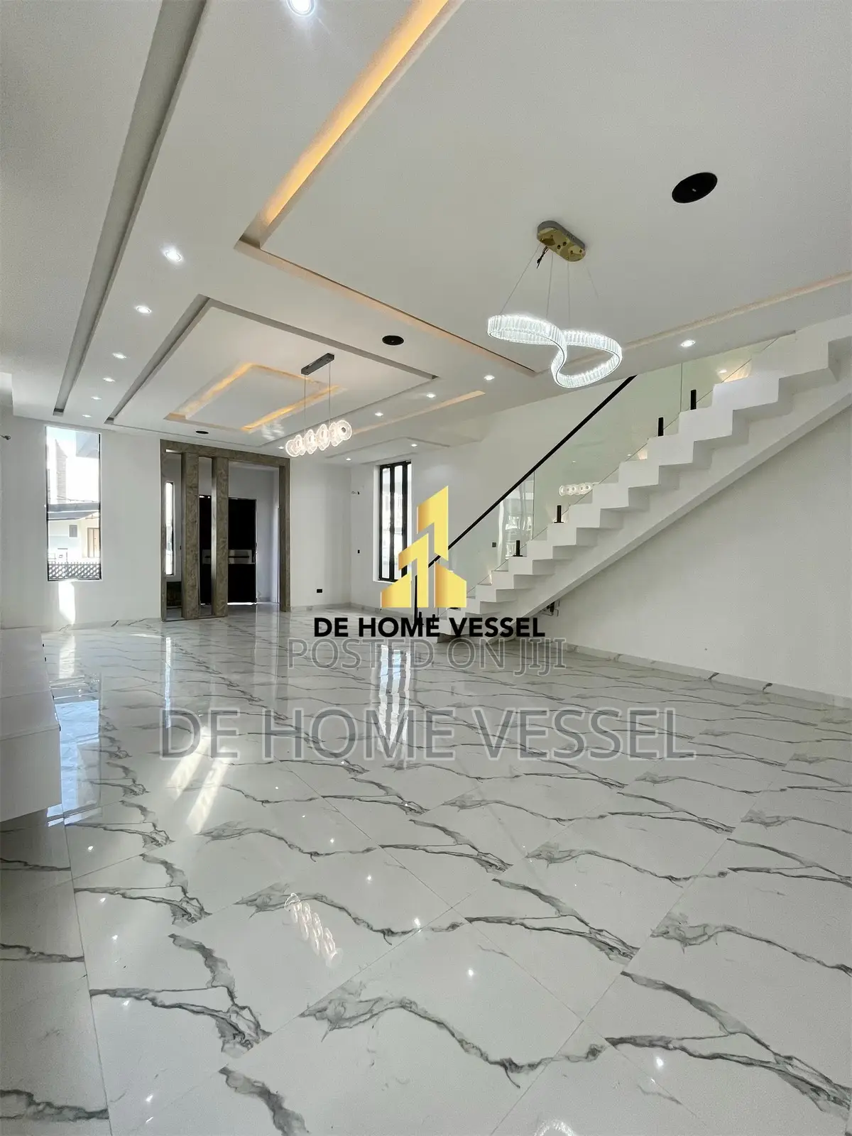5bdrm Duplex in Ikota for sale in Ikota