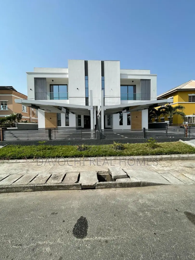 4bdrm Duplex in Chevron Drive, Lekki for sale in Lekki