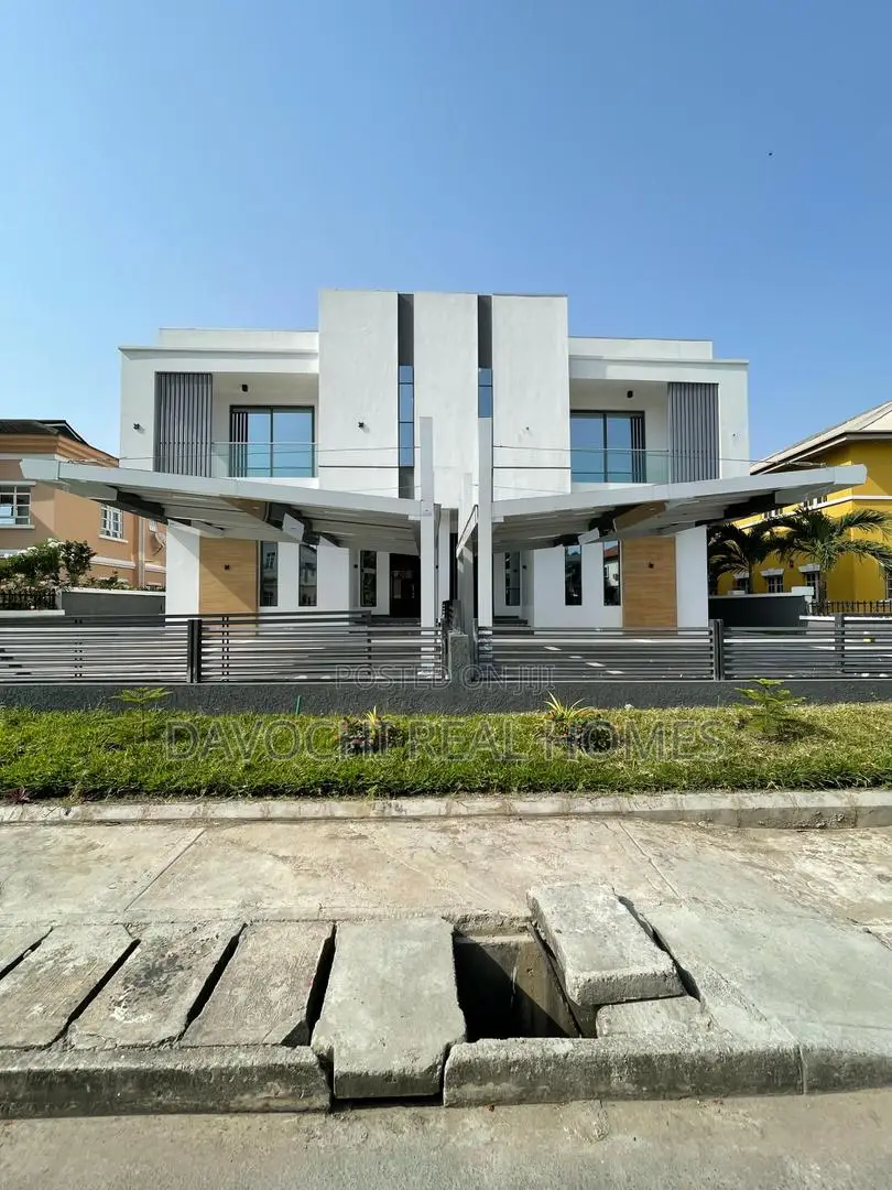 4bdrm Duplex in Chevron Drive, Lekki for sale in Lekki