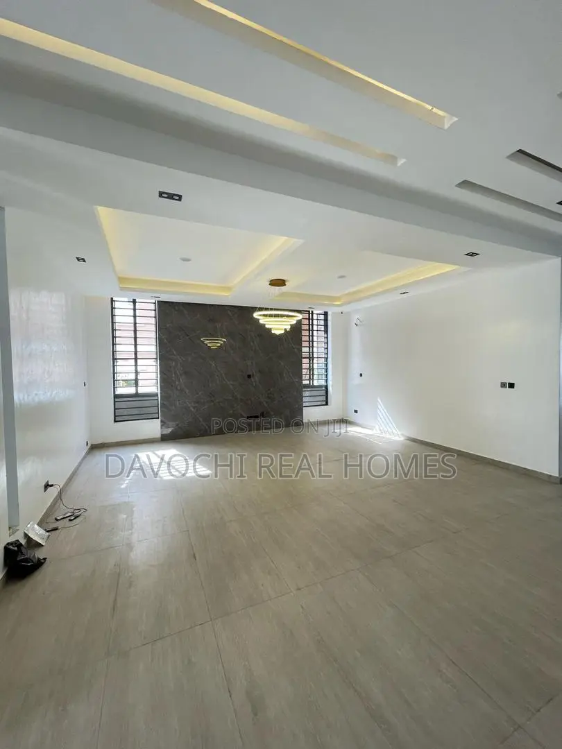 4bdrm Duplex in Chevron Drive, Lekki for sale in Lekki