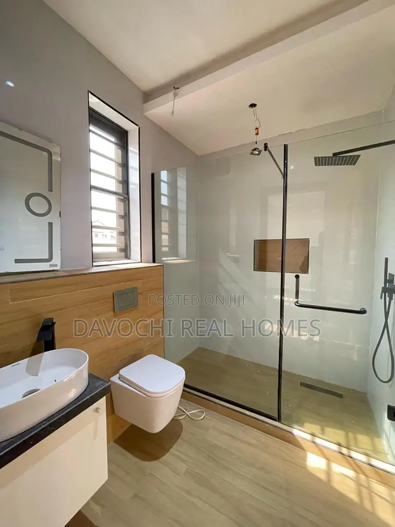 4bdrm Duplex in Chevron Drive, Lekki for sale in Lekki