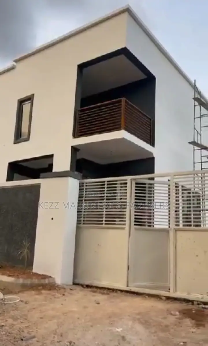 4bdrm Duplex in Trans Ekulu , Enugu for sale in Enugu