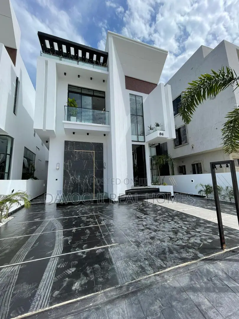 5bdrm Duplex in Chevron Drive, Lekki for sale in Lekki