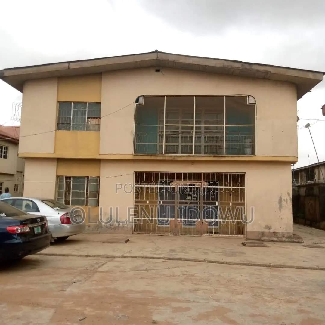 Furnished 5bdrm Duplex in Alimosho for sale in Alimosho