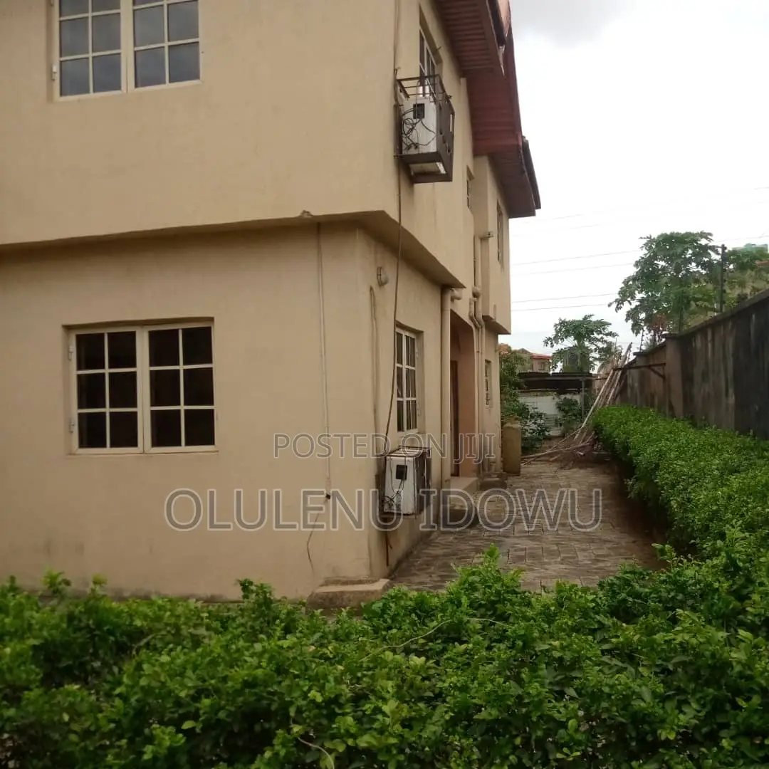 Furnished 5bdrm Duplex in Alimosho for sale in Alimosho