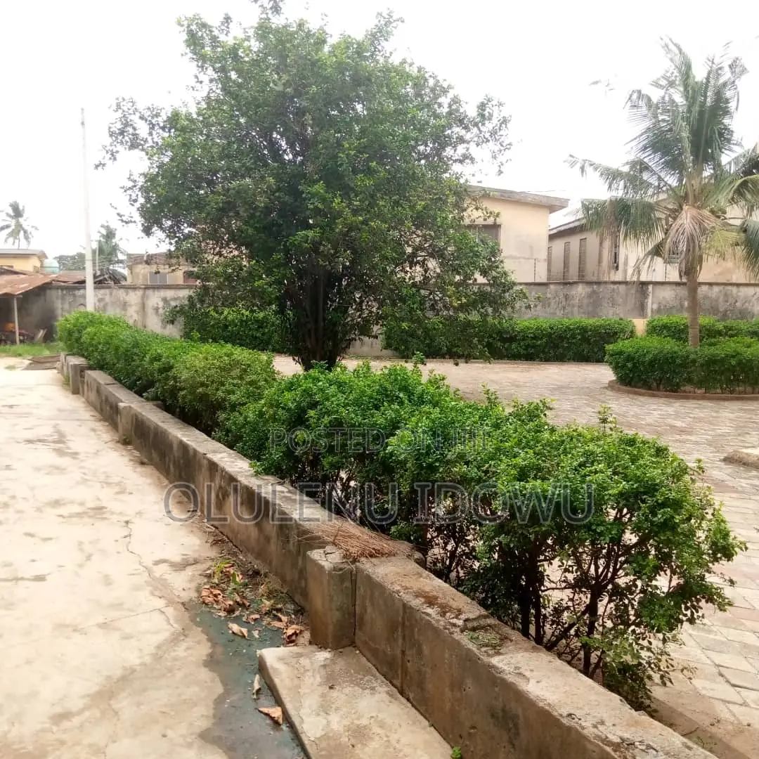 Furnished 5bdrm Duplex in Alimosho for sale in Alimosho