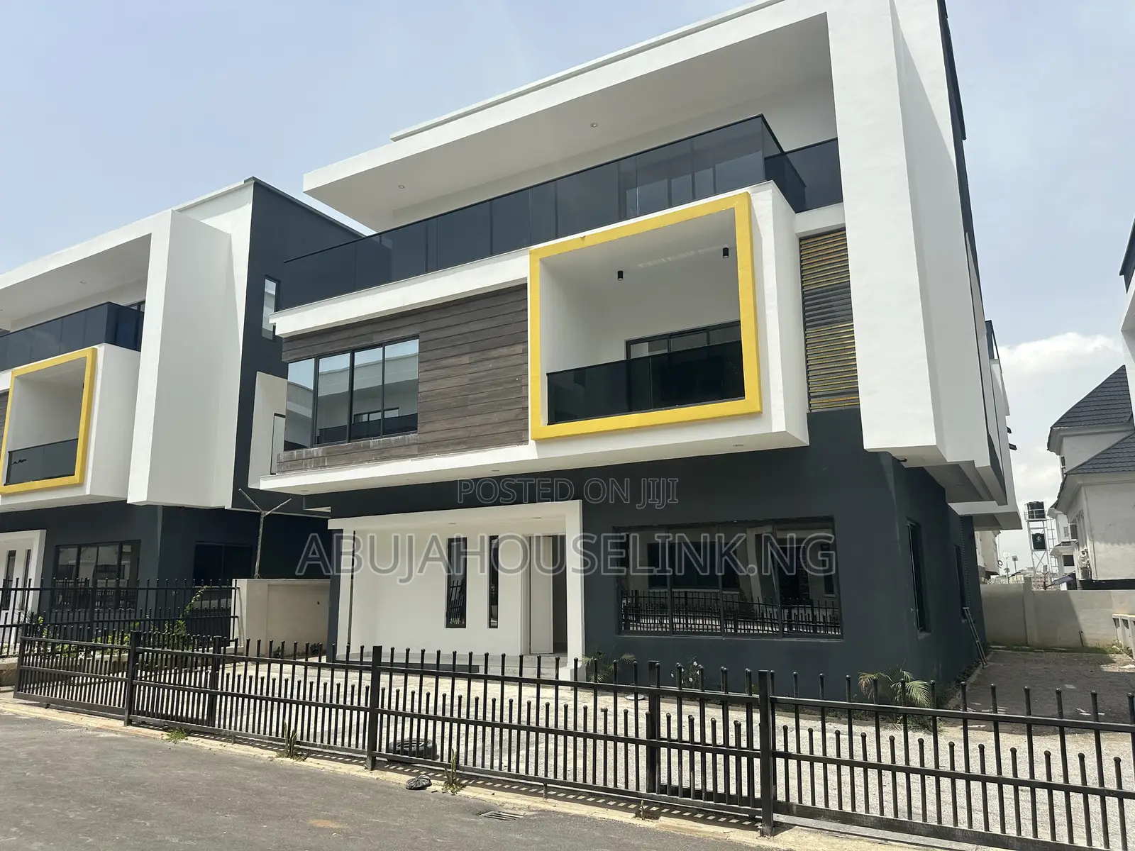6bdrm Duplex in Guzape Main Abuja for sale in Guzape District