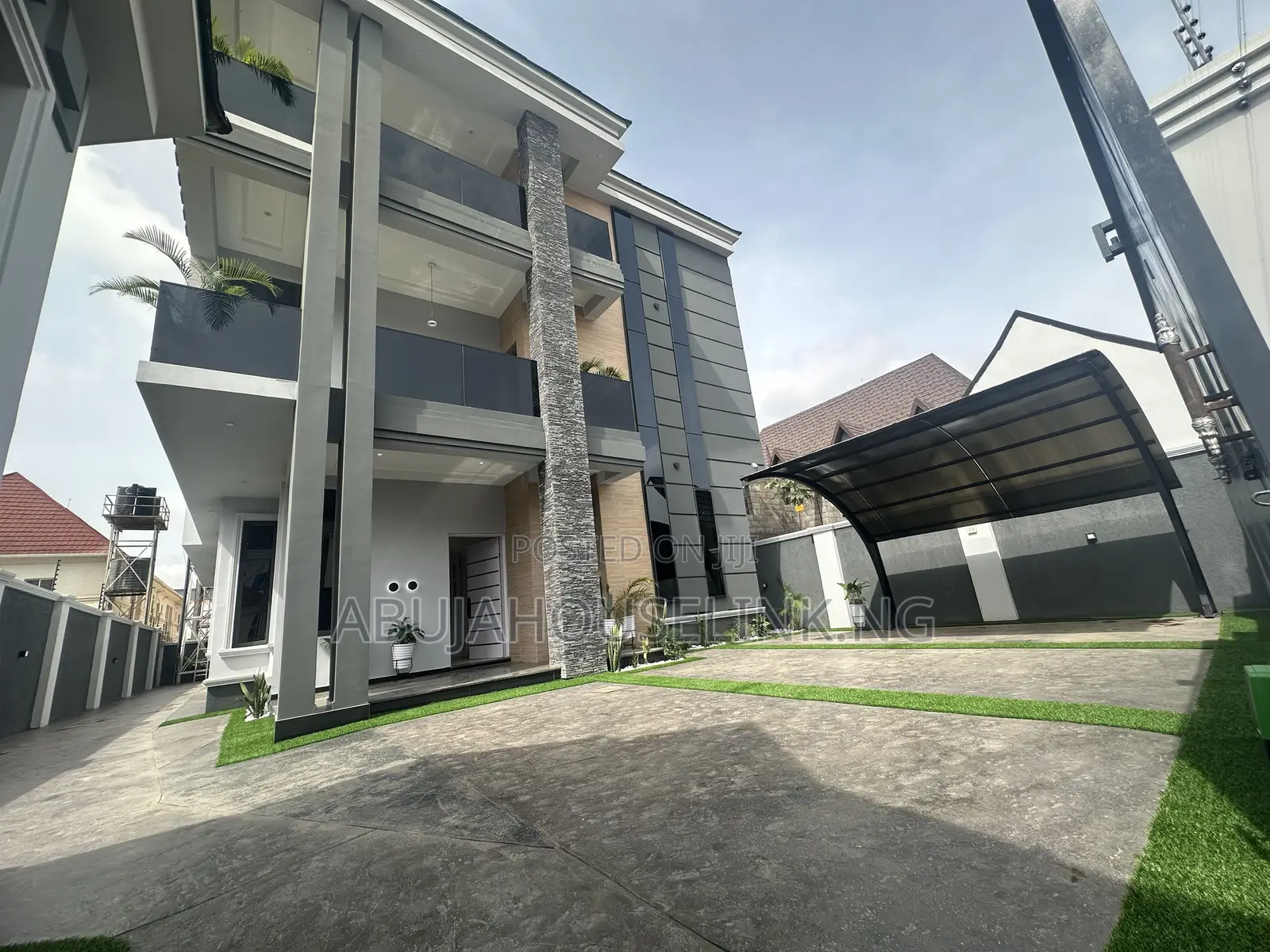 5bdrm Duplex in Apo Resettlement for sale in Apo Resettlement
