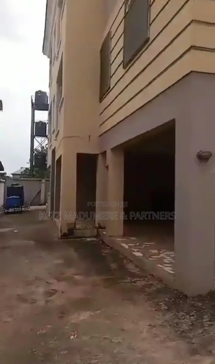5bdrm Block of Flats in Near Liberty Bus for sale in Enugu