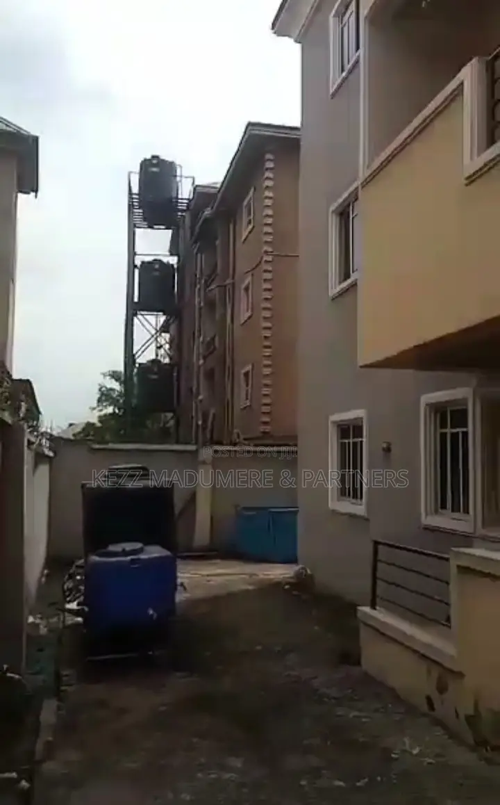 5bdrm Block of Flats in Near Liberty Bus for sale in Enugu