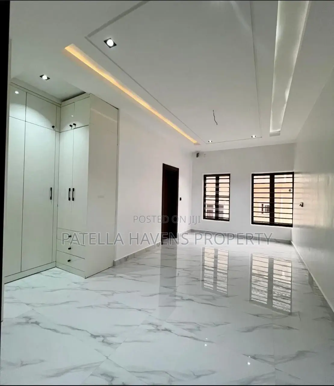 4bdrm Duplex in Apo District for sale in Apo District
