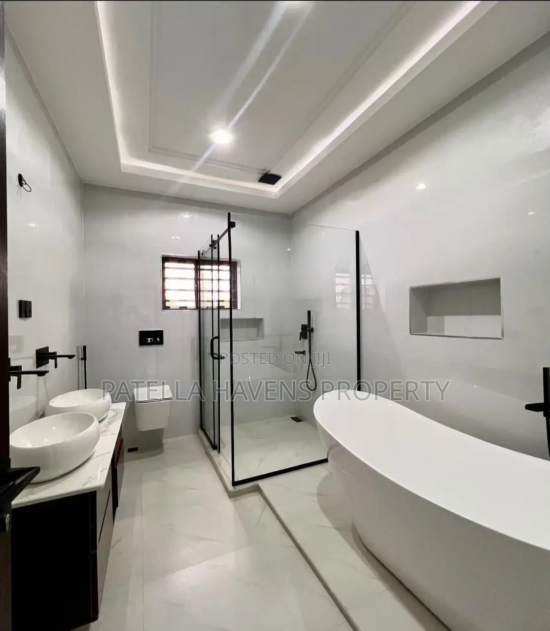 4bdrm Duplex in Apo District for sale in Apo District