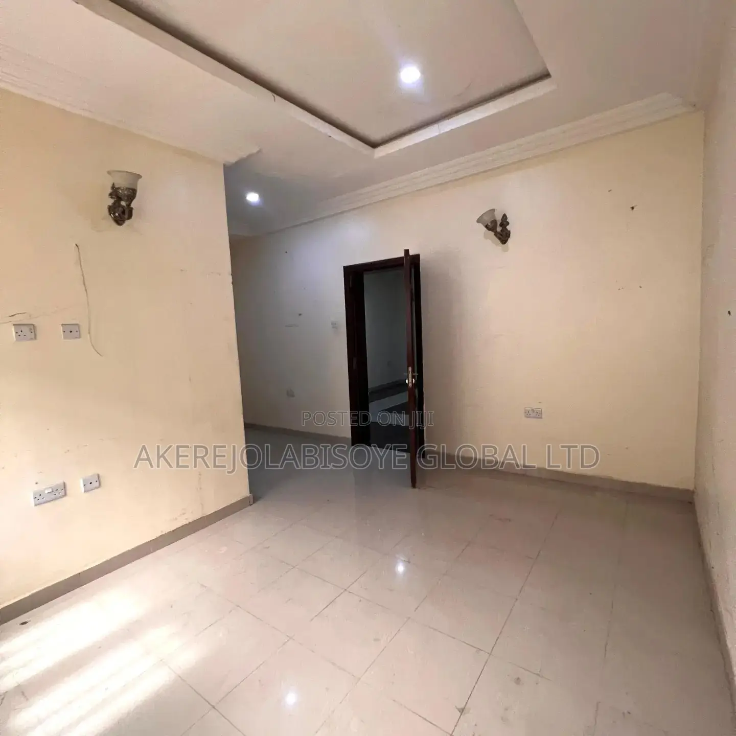 4bdrm Townhouse / Terrace in Close To Stella for rent in Life Camp