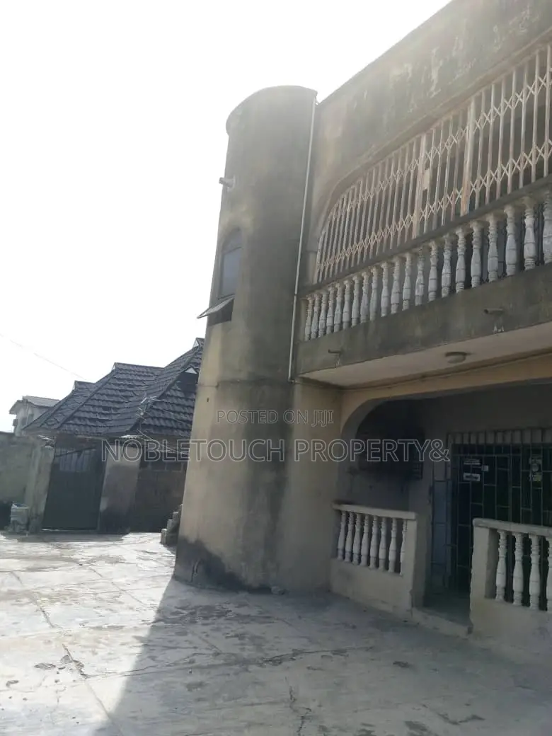 3bdrm Block of Flats in Off Abaranje Ikotun for sale in Abaranje