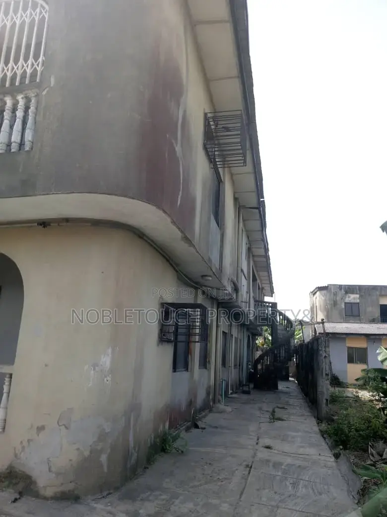3bdrm Block of Flats in Off Abaranje Ikotun for sale in Abaranje