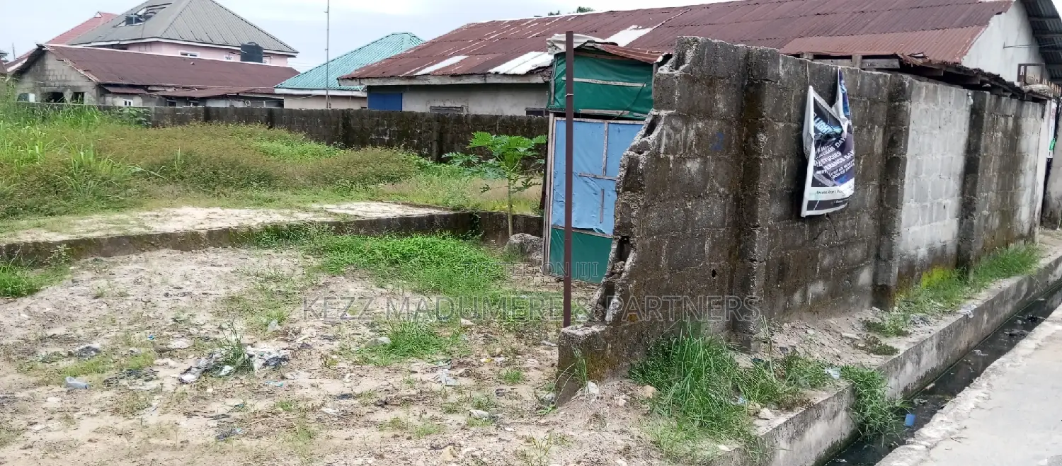 For Sale: Mixed Use Land With Shops Flats in Port-Harcourt