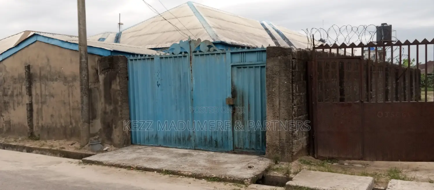 For Sale: Mixed Use Land With Shops Flats in Port-Harcourt