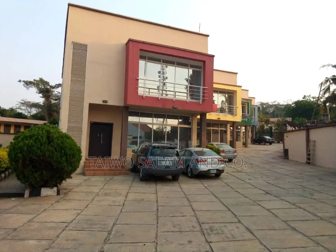 5bdrm Townhouse/Terrace in Agodi for sale in Agodi