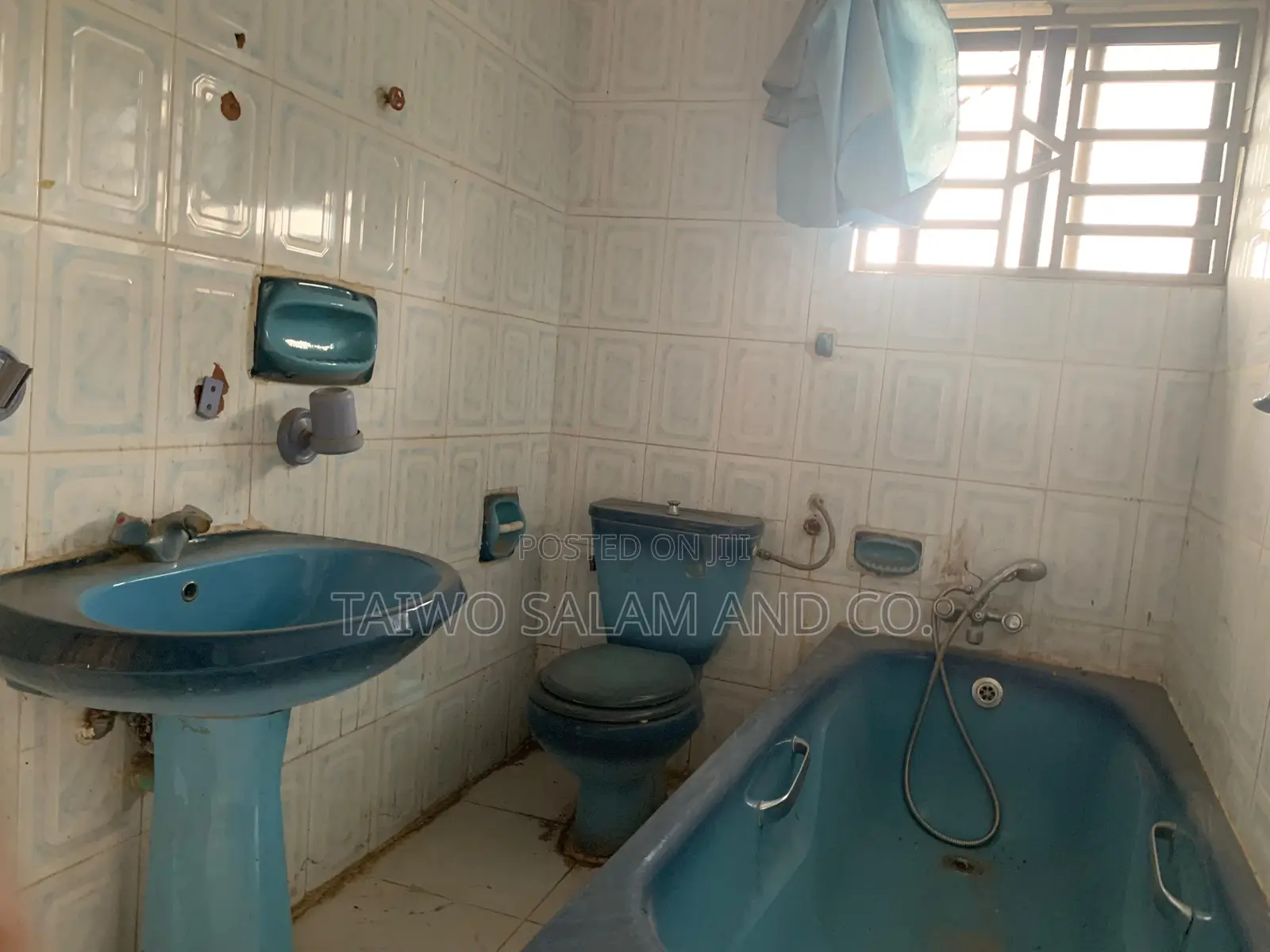 5bdrm Duplex in Akobo for sale in Akobo