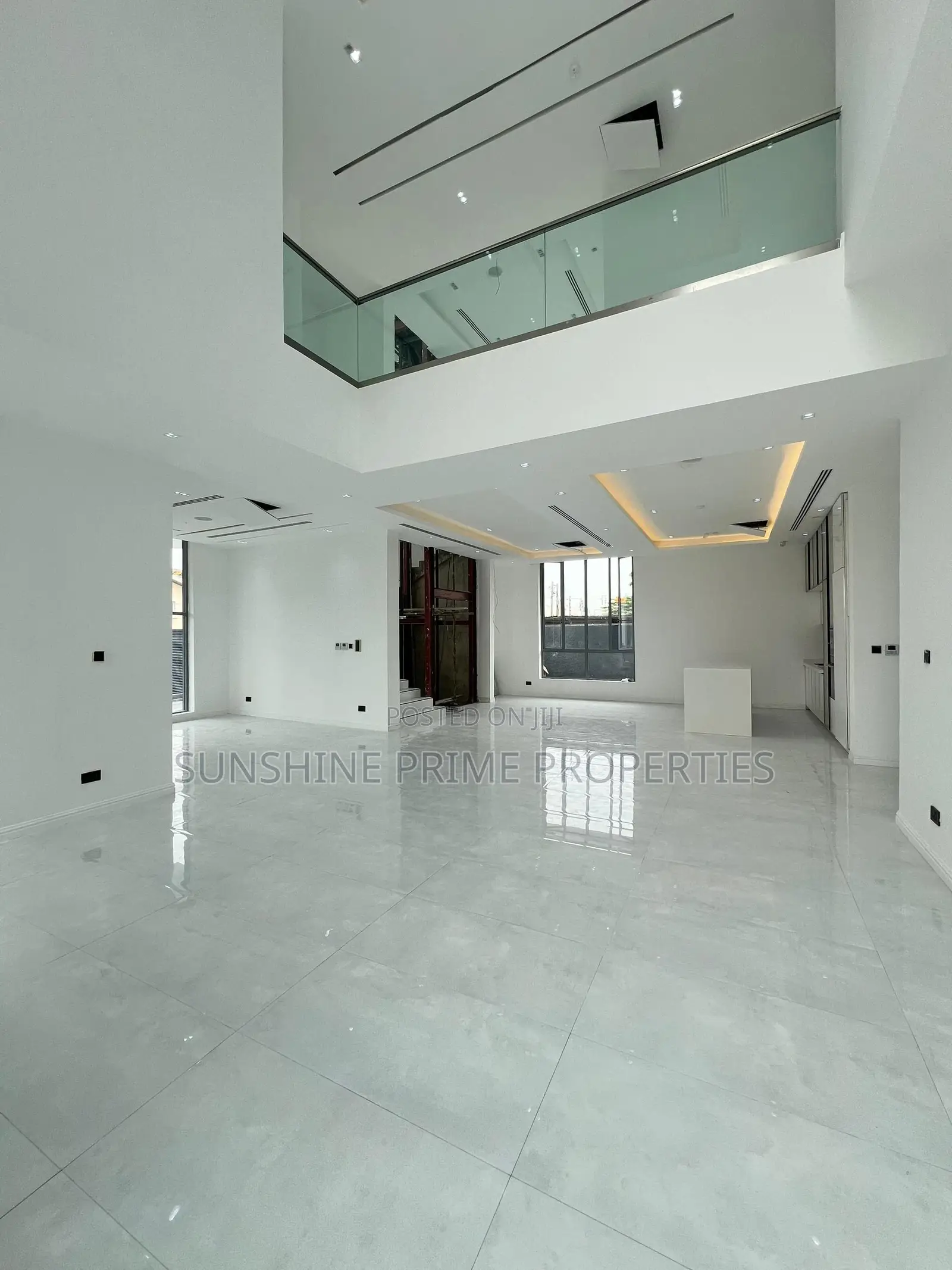 5bdrm Duplex in Lekki Phase 1 for sale in Lekki